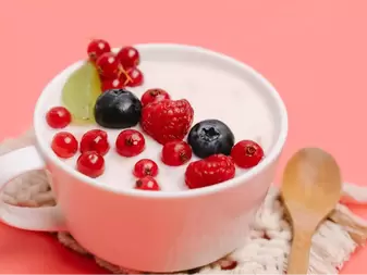 Super Fun Fruity Yogurt Parfait! 