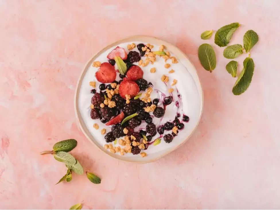 Is Refreshing Greek Yogurt with Chia Seeds and Nuts the Best Choice? 