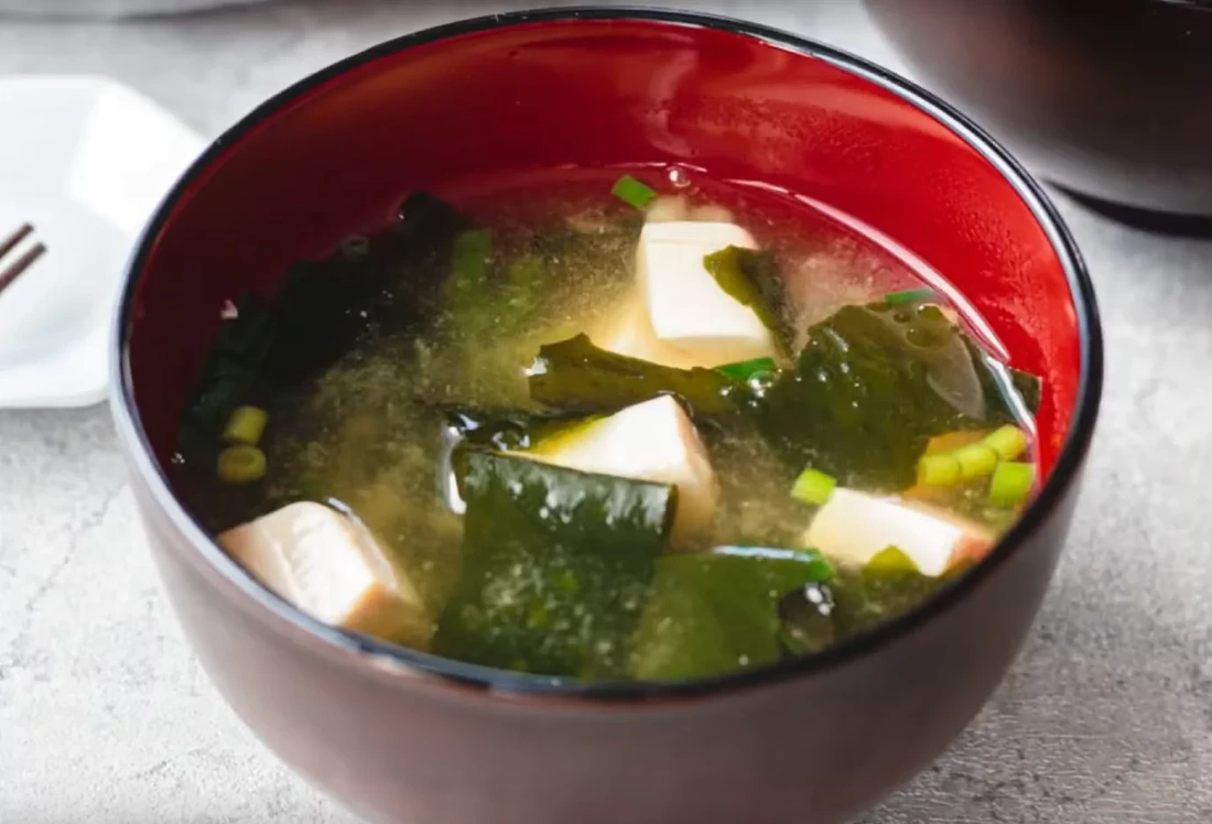 Savory Simplicity A Beginner's Guide to Miso Soup with Seaweed